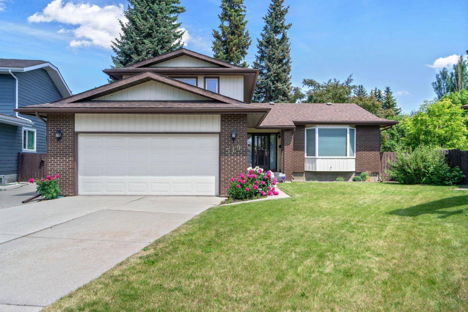 Calgary, AB T3A 2P3,519 Dalcastle Mews NW