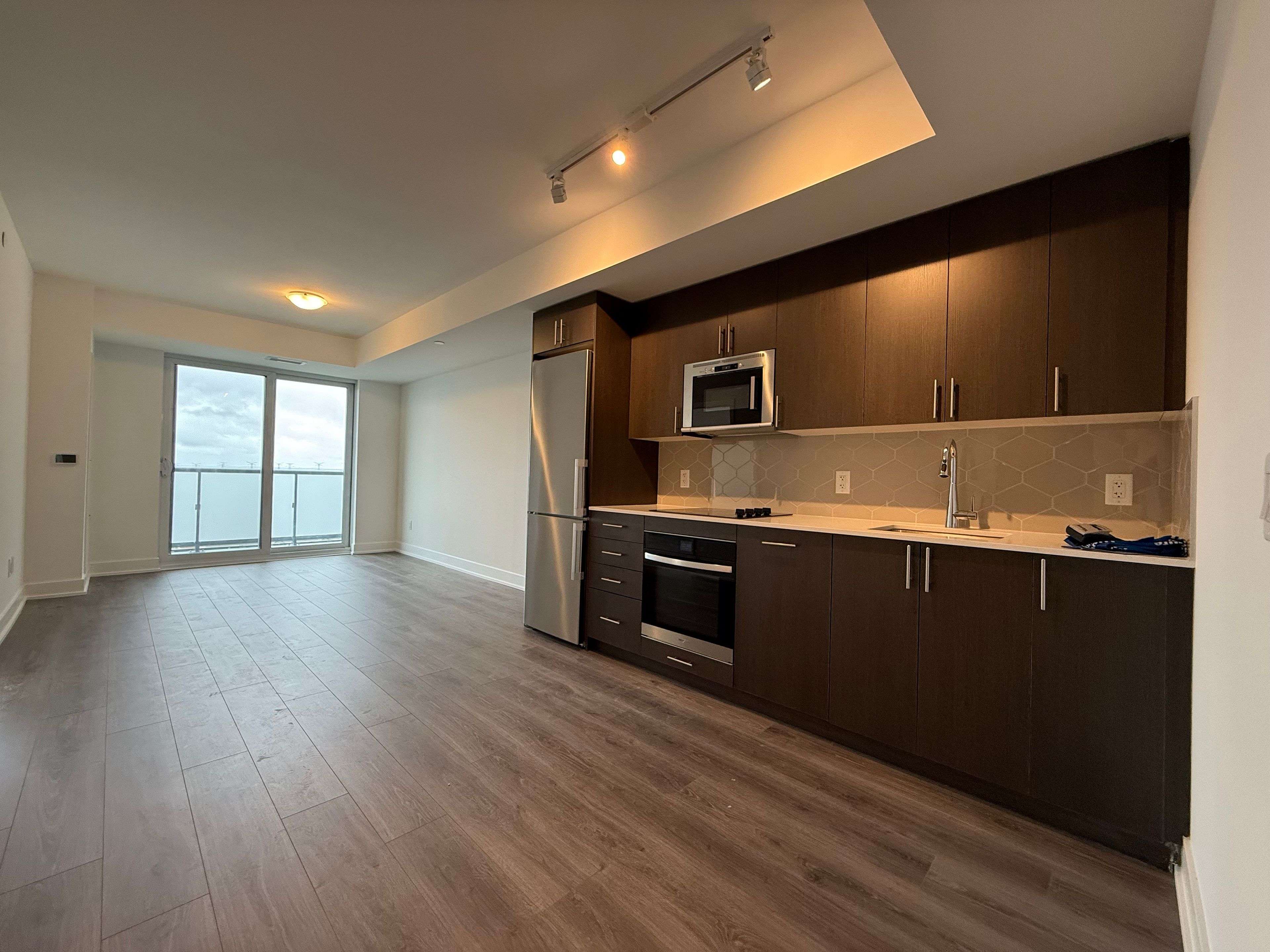 Oshawa, ON L1L 0W3,2545 Simcoe ST #1110
