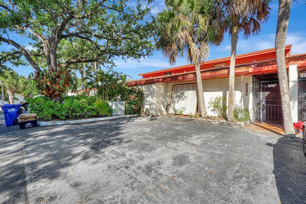 Miami Lakes, FL 33014,7013 Greentree Ln