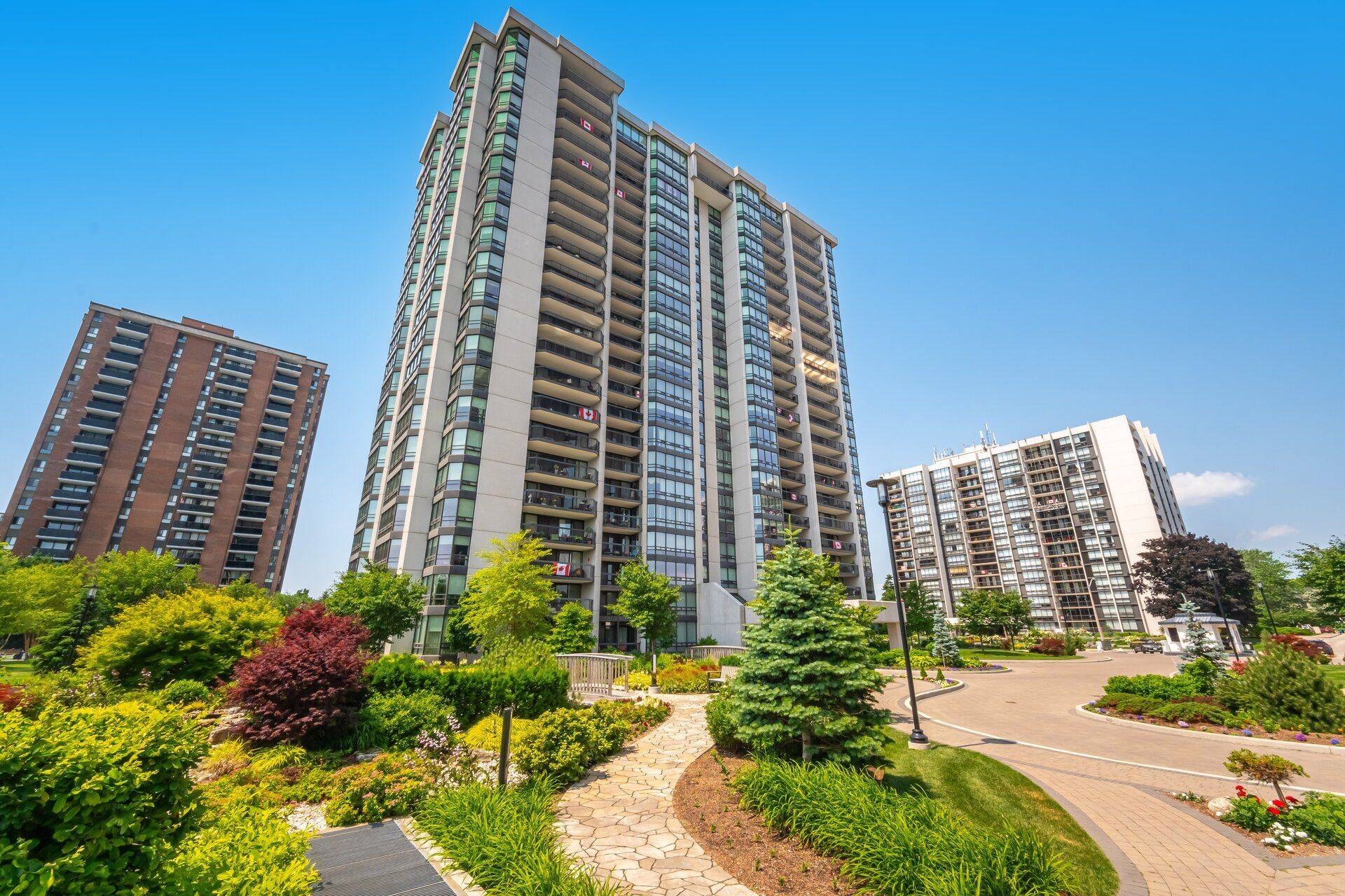 Oakville, ON L6L 5V2,2180 Marine DR #306