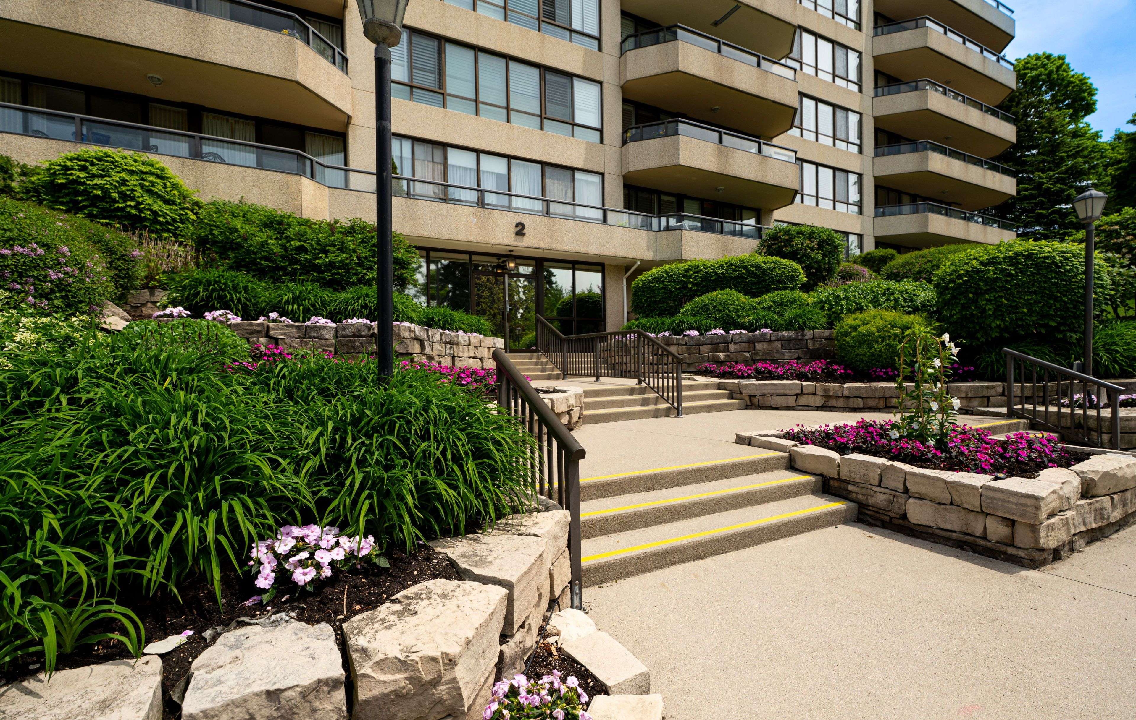 Kitchener, ON N2H 6S3,2 Lancaster ST E #504