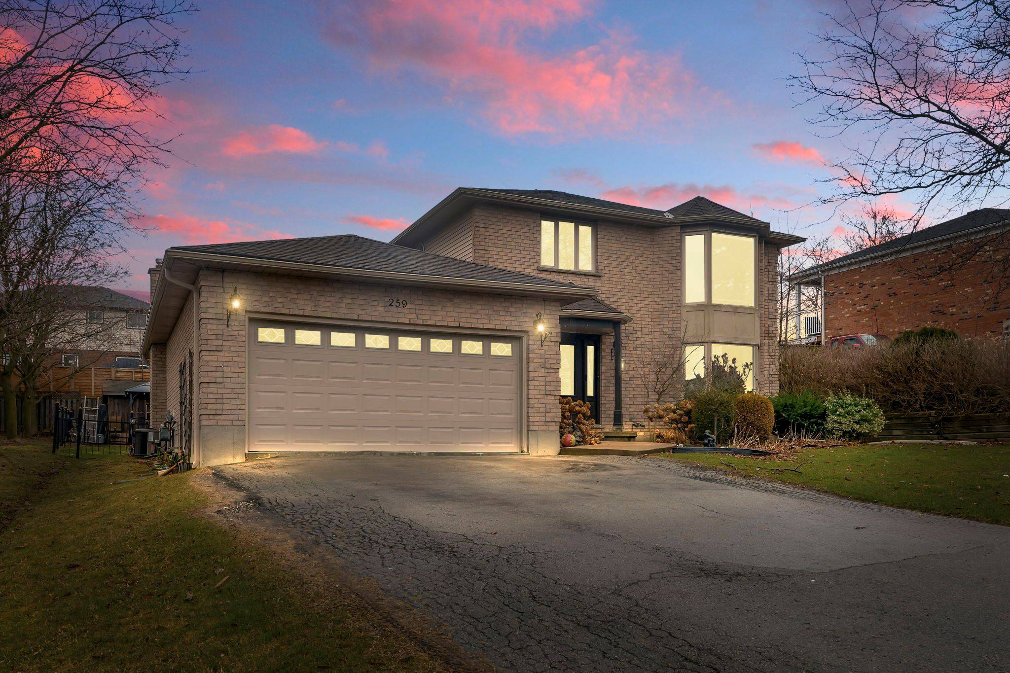 Haldimand, ON N3W 1G1,259 Haddington ST