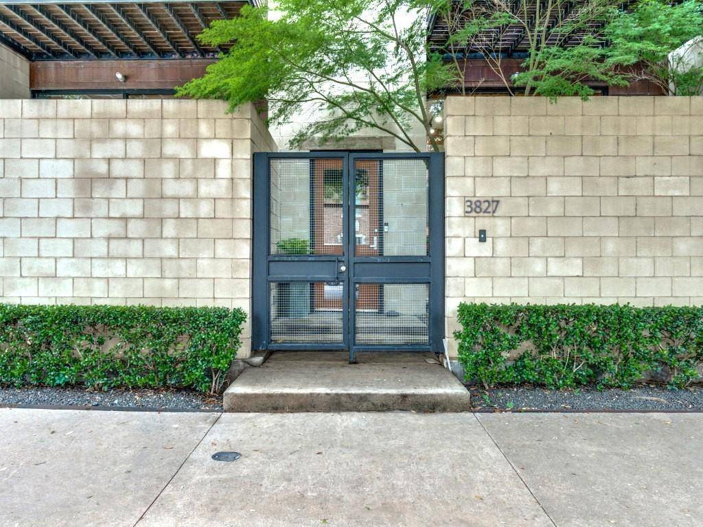 Dallas, TX 75226,3827 Commerce Street