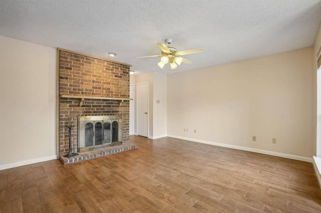 Arlington, TX 76011,1301 Memory Lane #4910