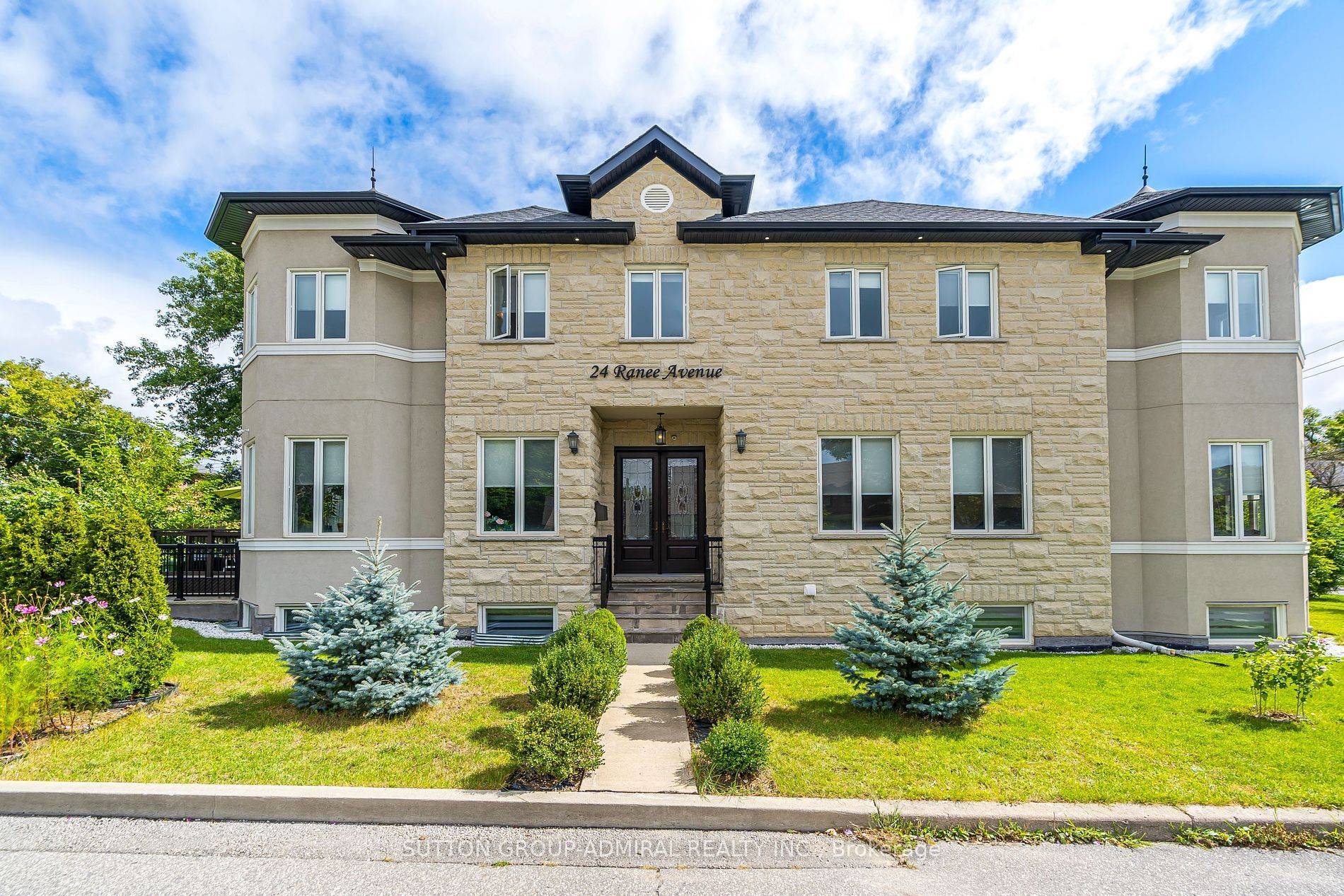 Toronto C04, ON M6A 1M6,24 Ranee AVE
