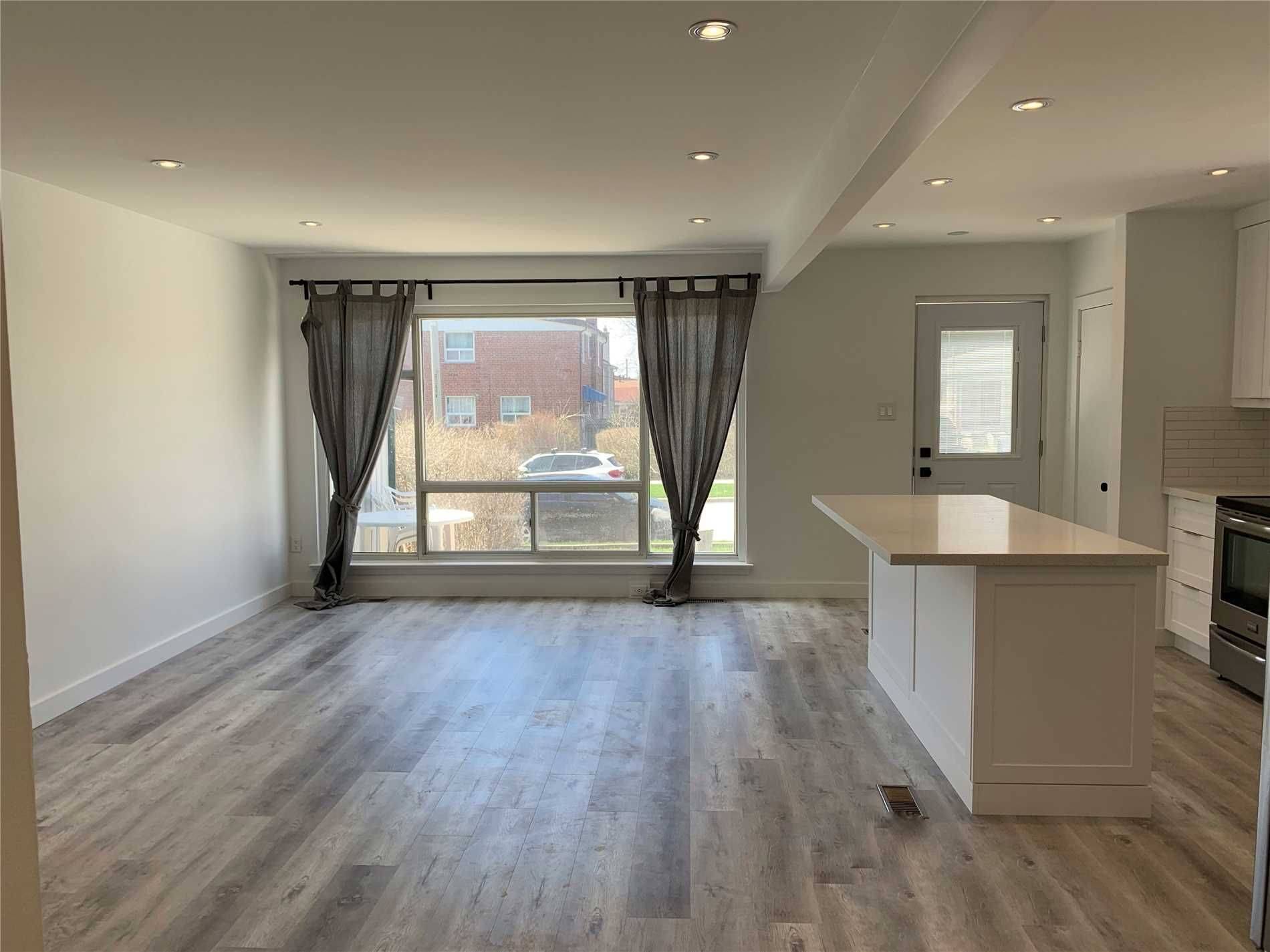 Toronto E04, ON M1L 1S6,73 Trinnell BLVD #Main