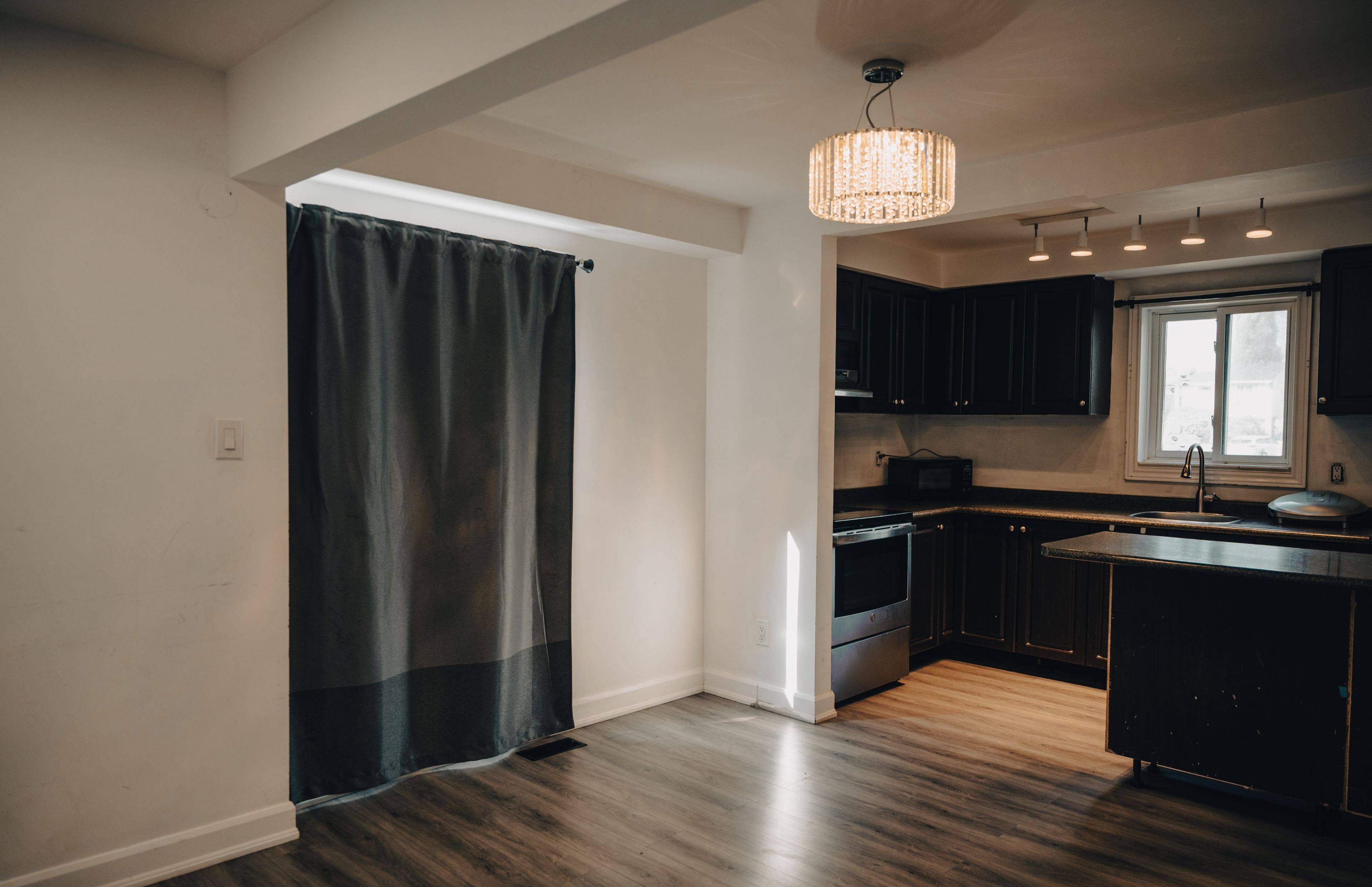 Brampton, ON L6S 2J6,22 Geraldine CT