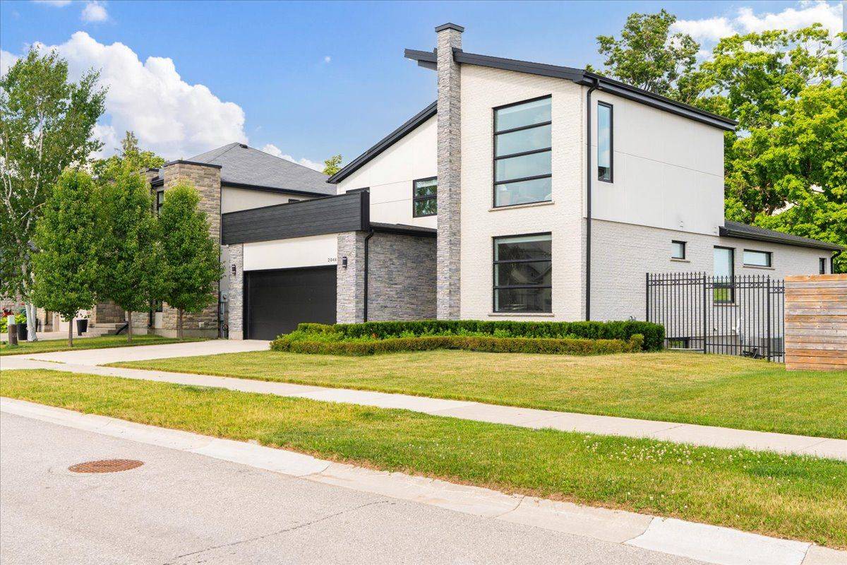 London South, ON N6K 0H8,2048 Ironwood RD