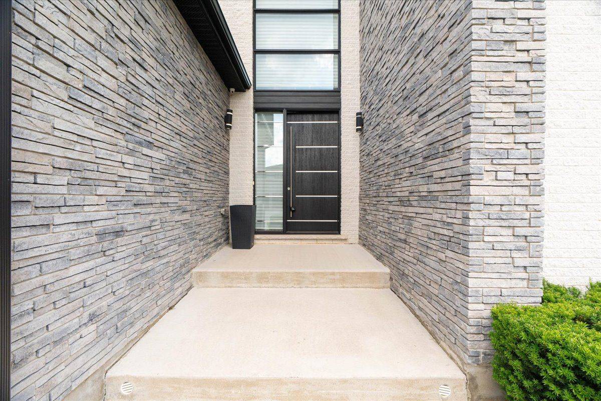 London South, ON N6K 0H8,2048 Ironwood RD