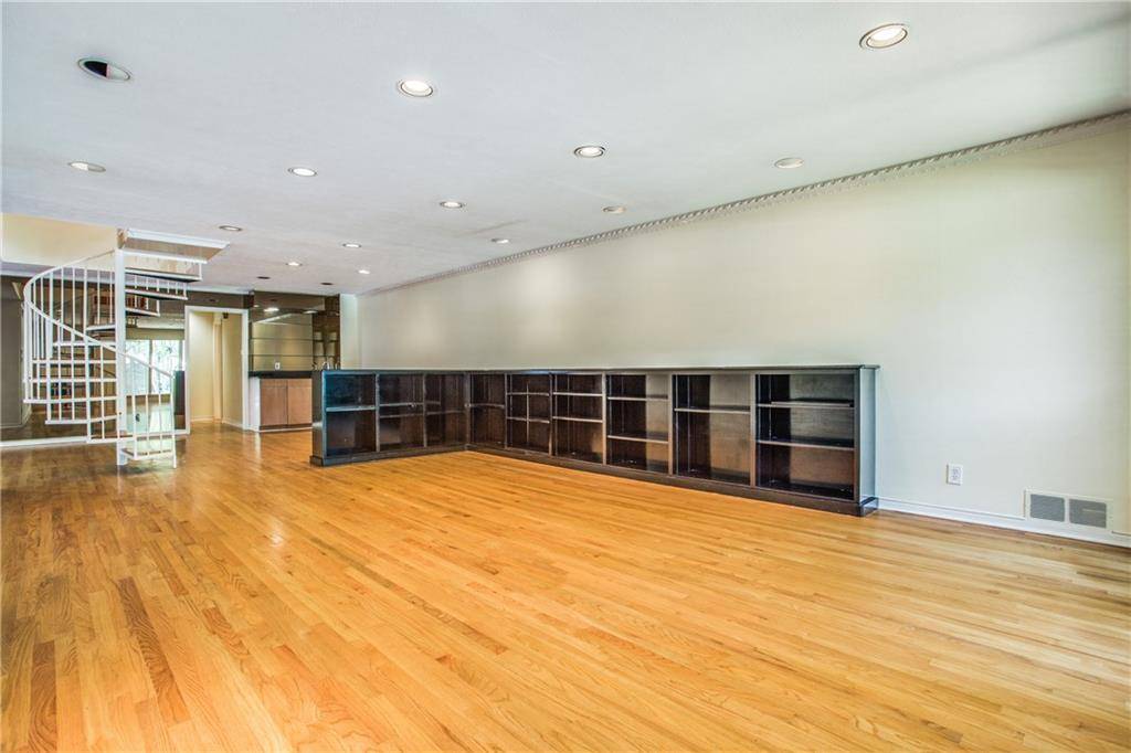University Park, TX 75225,3537 Northwest Parkway