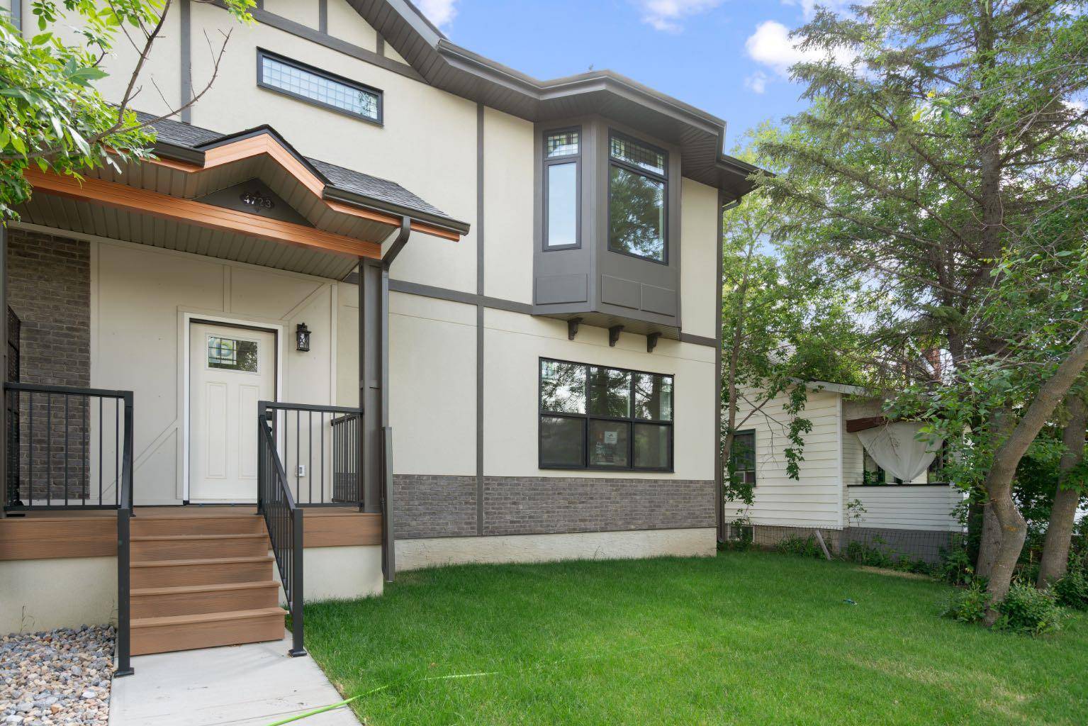Camrose, AB T4V 1L2,4723 48 ST