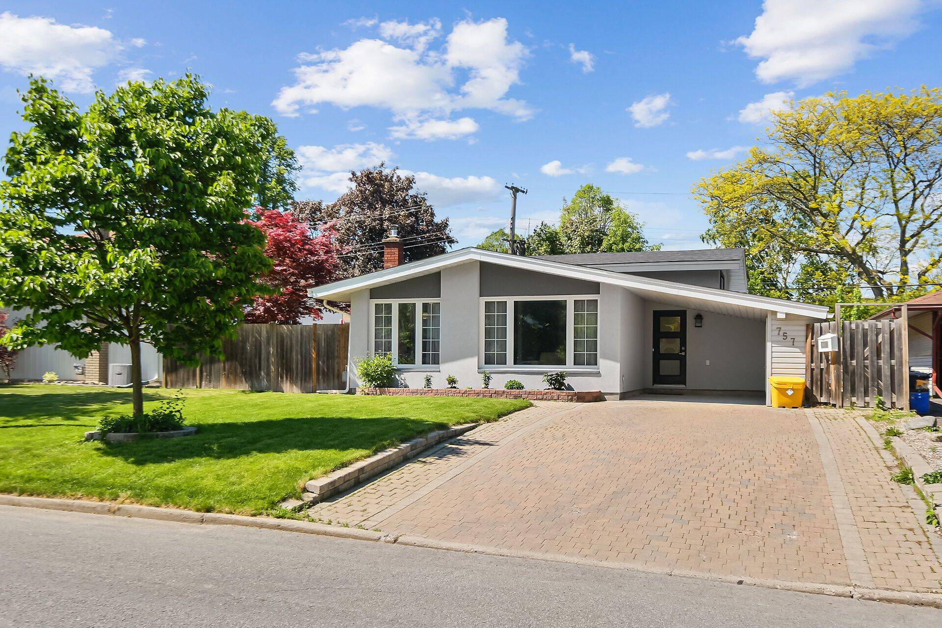 Billings Bridge - Riverside Park And Area, ON K1V 6M5,757 Garner AVE