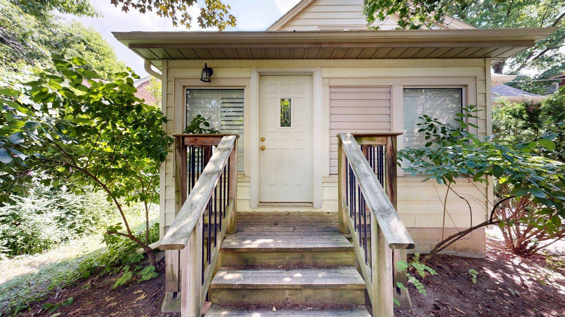 London South, ON N6C 1H9,6 Woodland PL