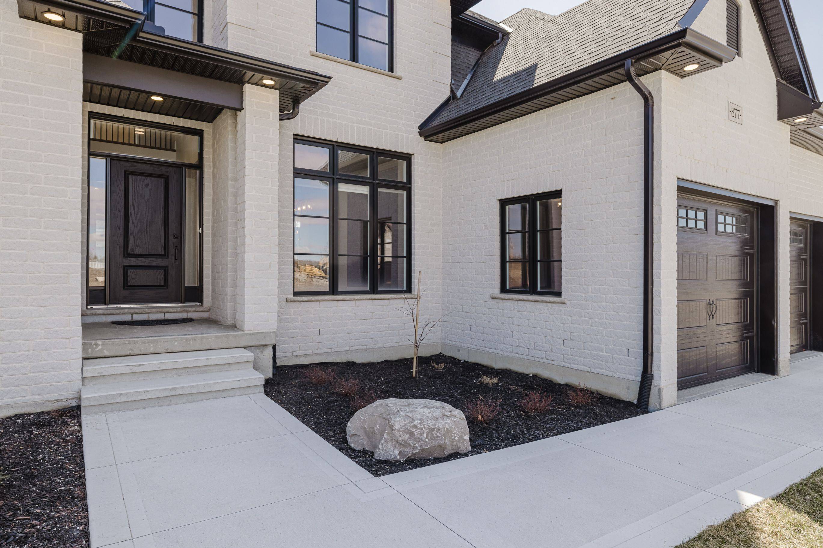 London North, ON N6G 3X9,877 Eagletrace DR W