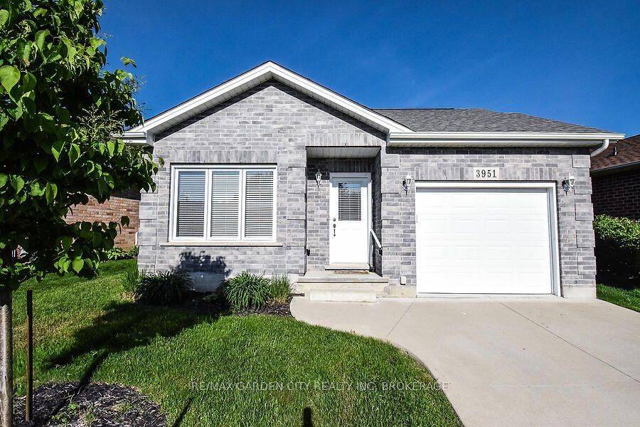Lincoln, ON L0R 2C0,3951 Durban LN