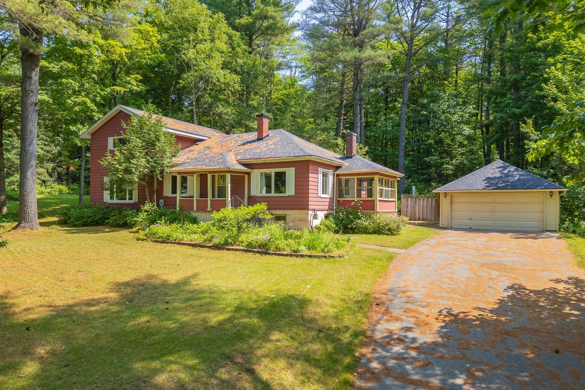 Huntsville, ON P1H 1E1,835 Muskoka Road 3 N/A N