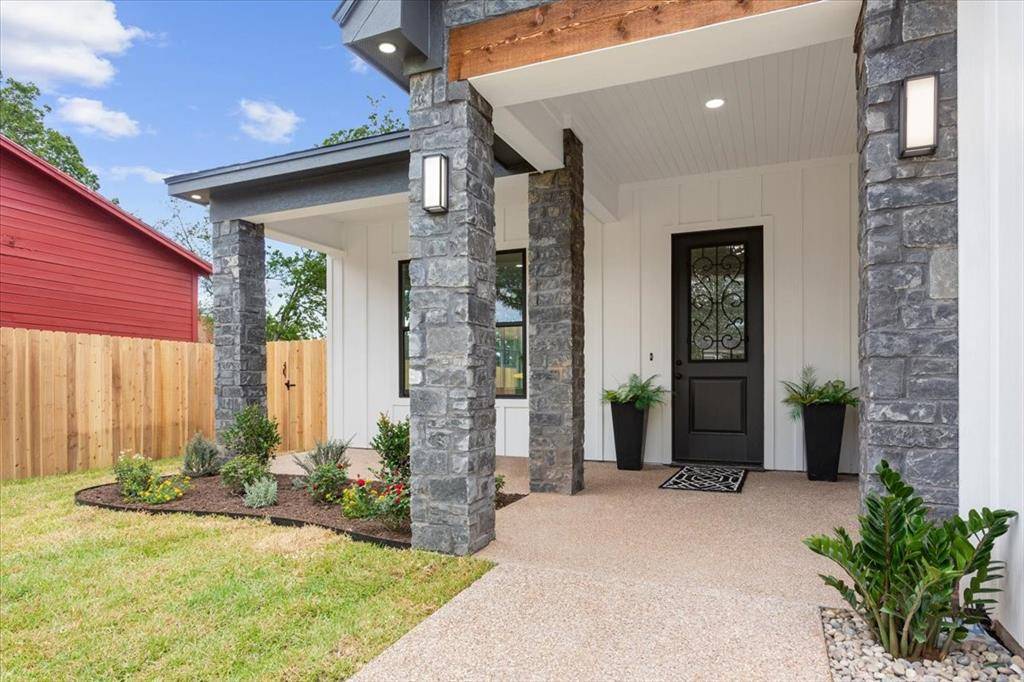 Riesel, TX 76682,107 N Jena Street