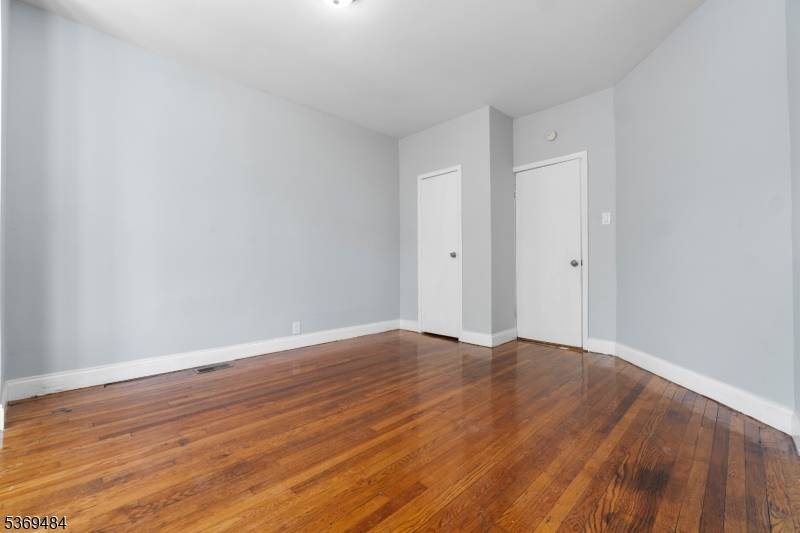 Newark City, NJ 07104,440 Summer Ave