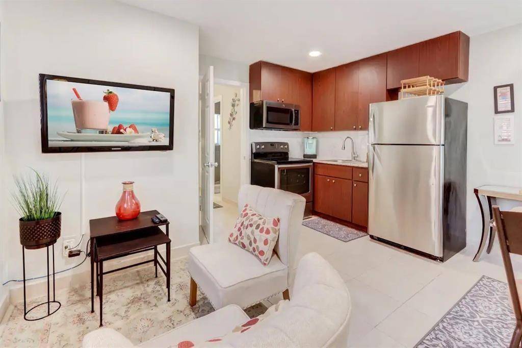 Deerfield Beach, FL 33441,74 NE 5th St