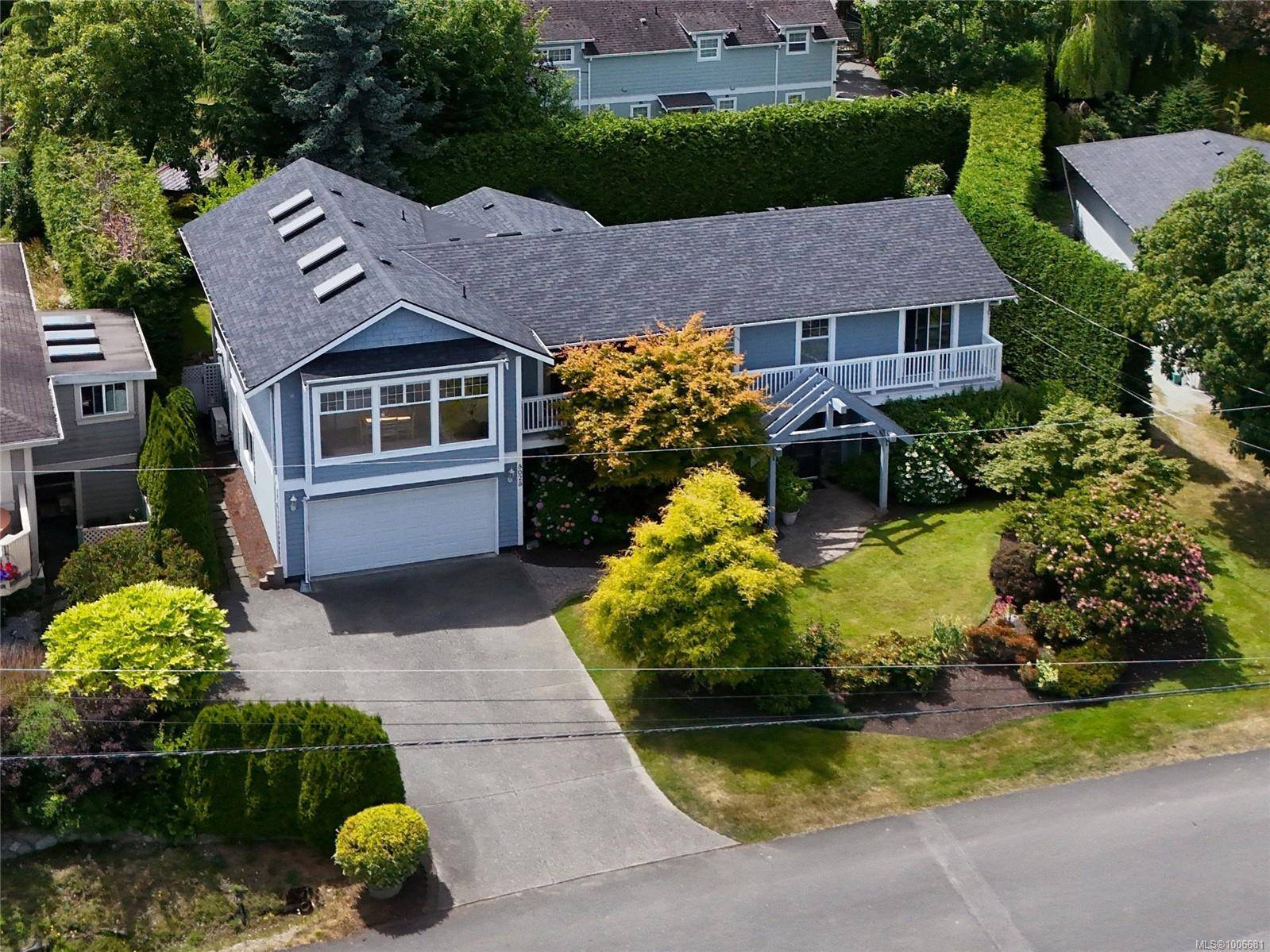 Central Saanich, BC V8M 1V5,8028 Arthur Dr