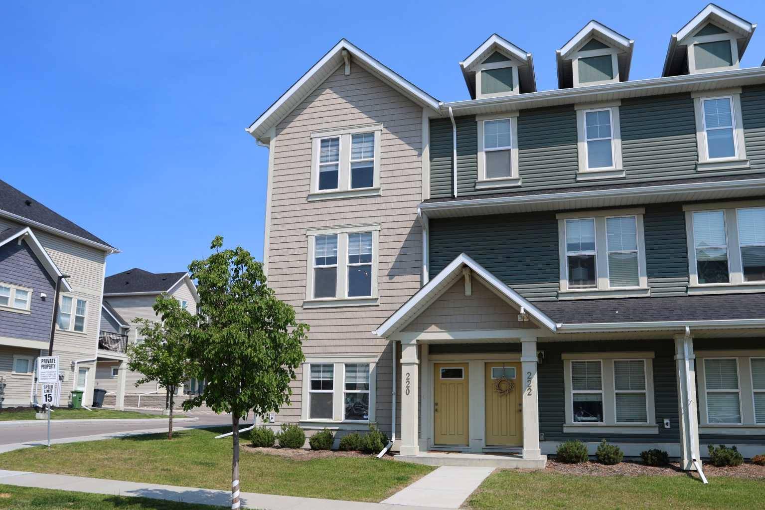 Airdrie, AB T4B 5C3,220 South Point PARK SW