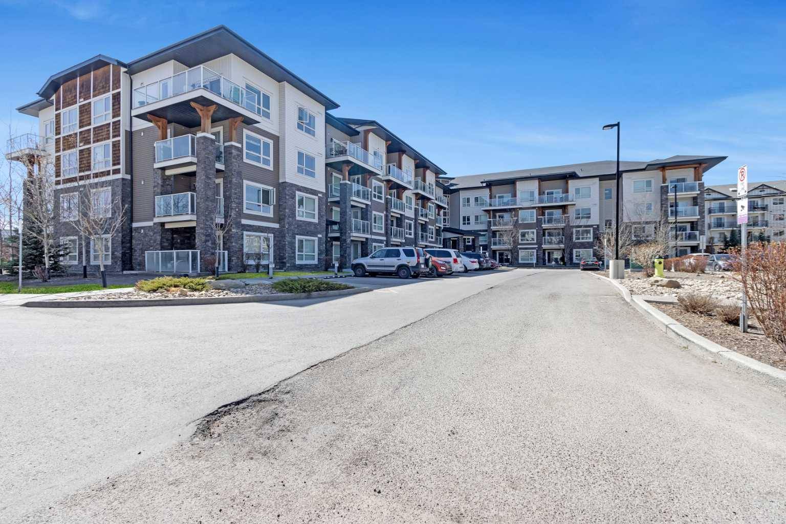Calgary, AB T3N 0P4,240 SkyView Ranch RD NE #4311