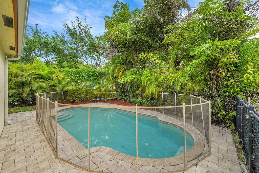 Coral Springs, FL 33076,11655 NW 54th St