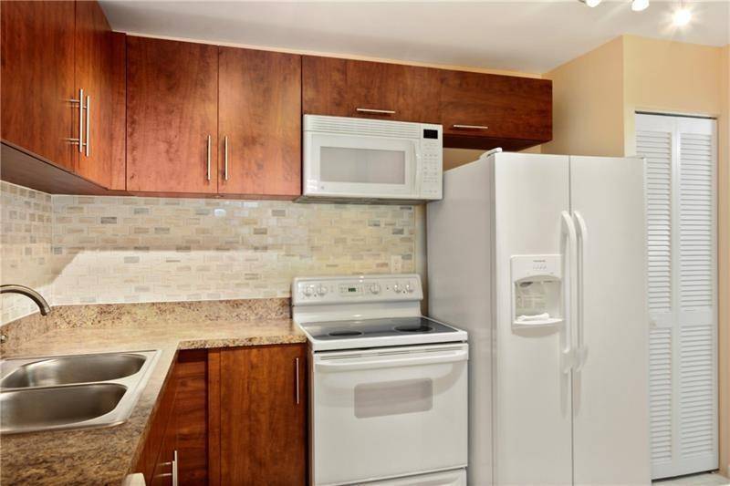 Coral Springs, FL 33065,4156 NW 90th Ave #104