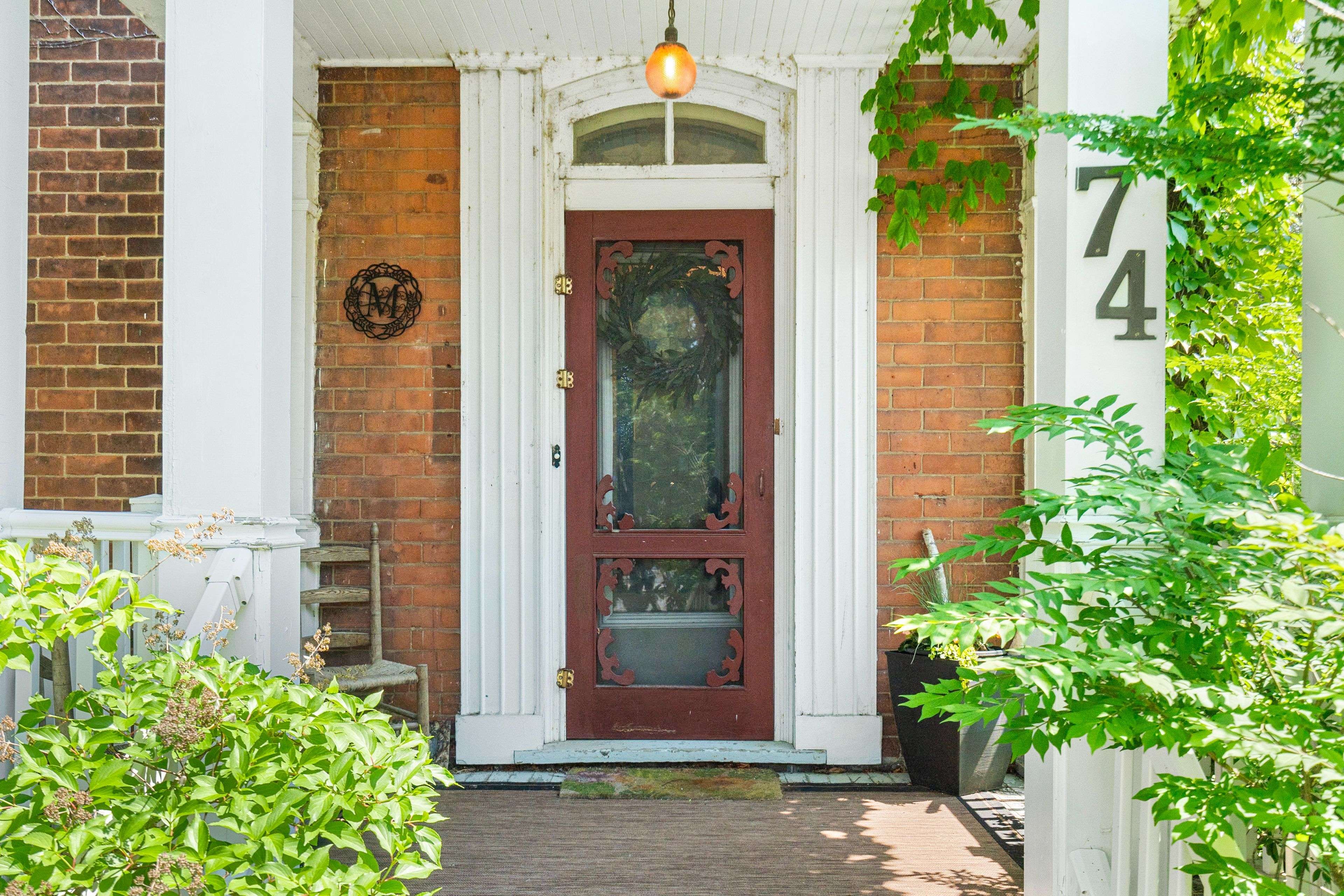 Carleton Place, ON K7C 1L6,74 LAKE AVE W