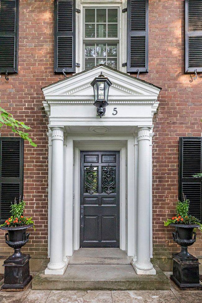 Hamilton, ON L8S 4E9,5 Mayfair PL