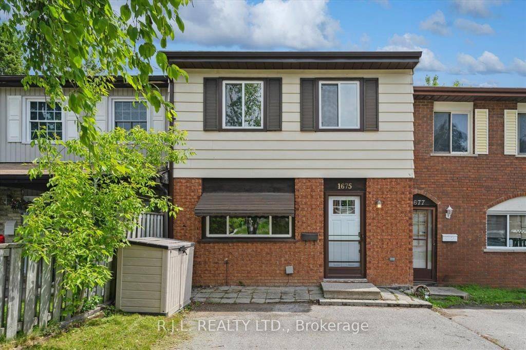 Peterborough West, ON K9K 1N3,1675 Applewood CRES