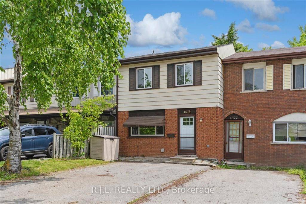 Peterborough West, ON K9K 1N3,1675 Applewood CRES