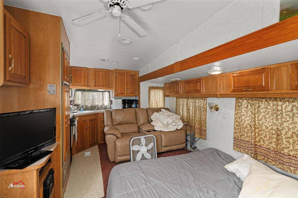 Henderson, TX 75654,17900 County Road 4256 S