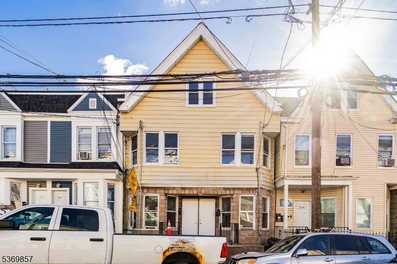 Newark City, NJ 07104,231 Garside St