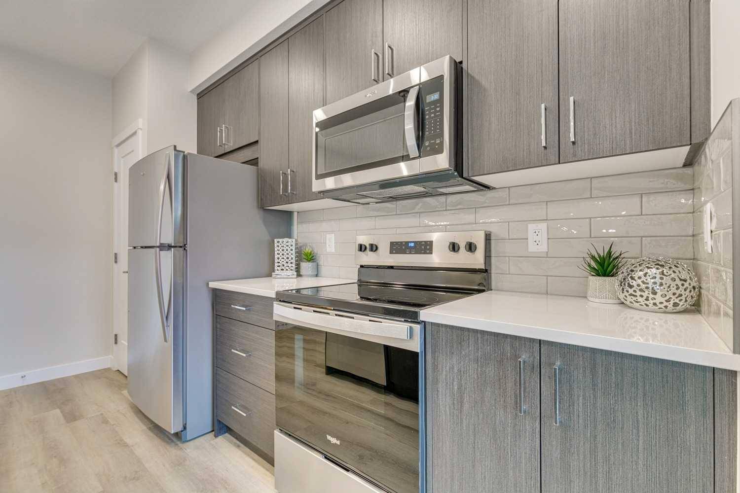 Calgary, AB T2Y 0Z6,700 Shawnee SQ SW #314