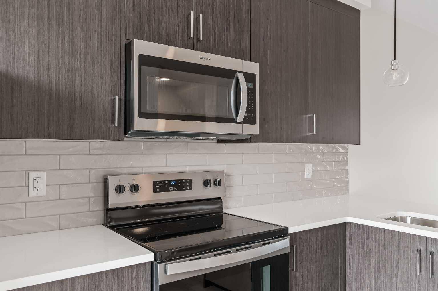 Calgary, AB T2Y 0W4,515 Shawnee SQ SW