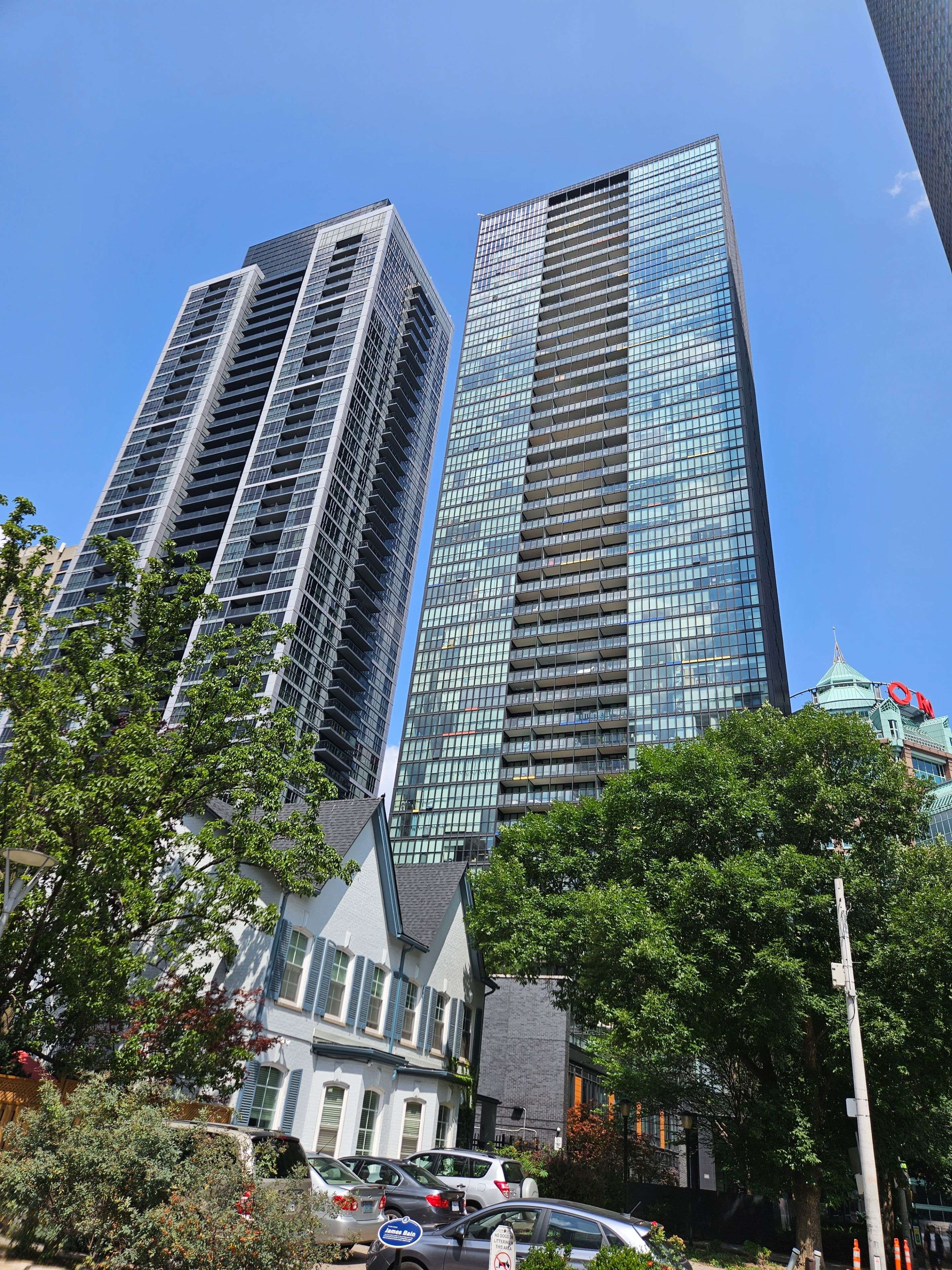 Toronto C08, ON M4Y 1T5,110 Charles ST E #808