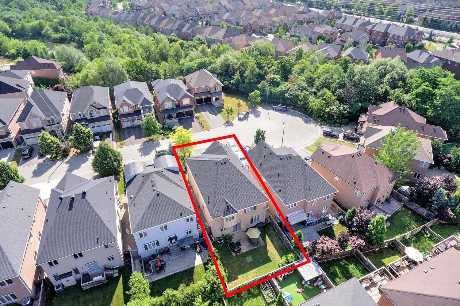 Vaughan, ON L6A 4C2,24 Rock Elm CT