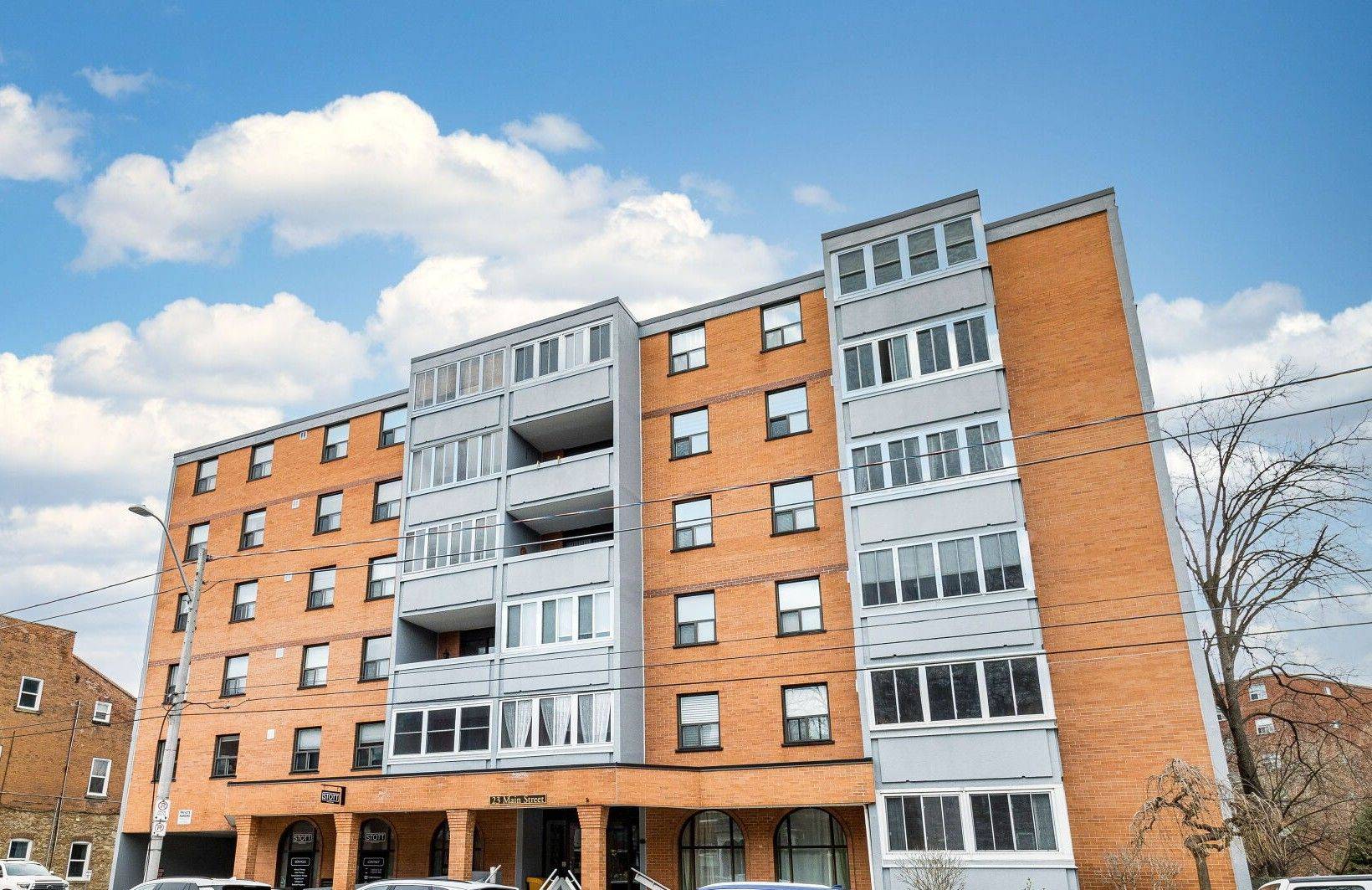Hamilton, ON L9H 2P7,23 Main ST #406