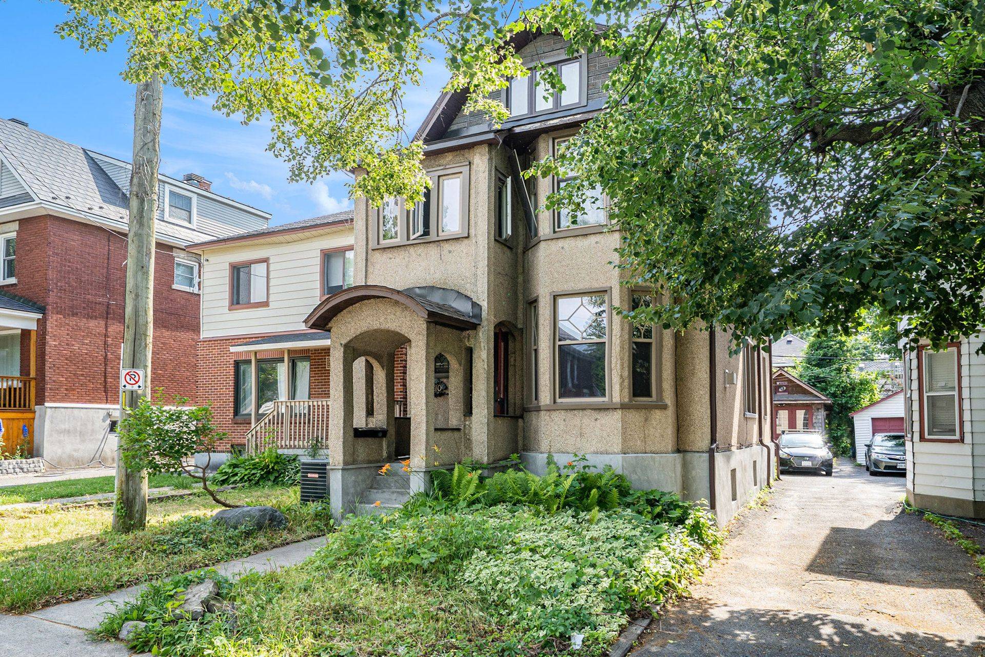 Lower Town - Sandy Hill, ON K1N 8A8,210 Blackburn AVE