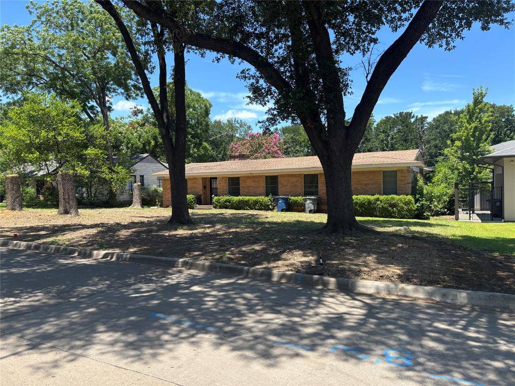 Dallas, TX 75214,7043 Delrose Drive