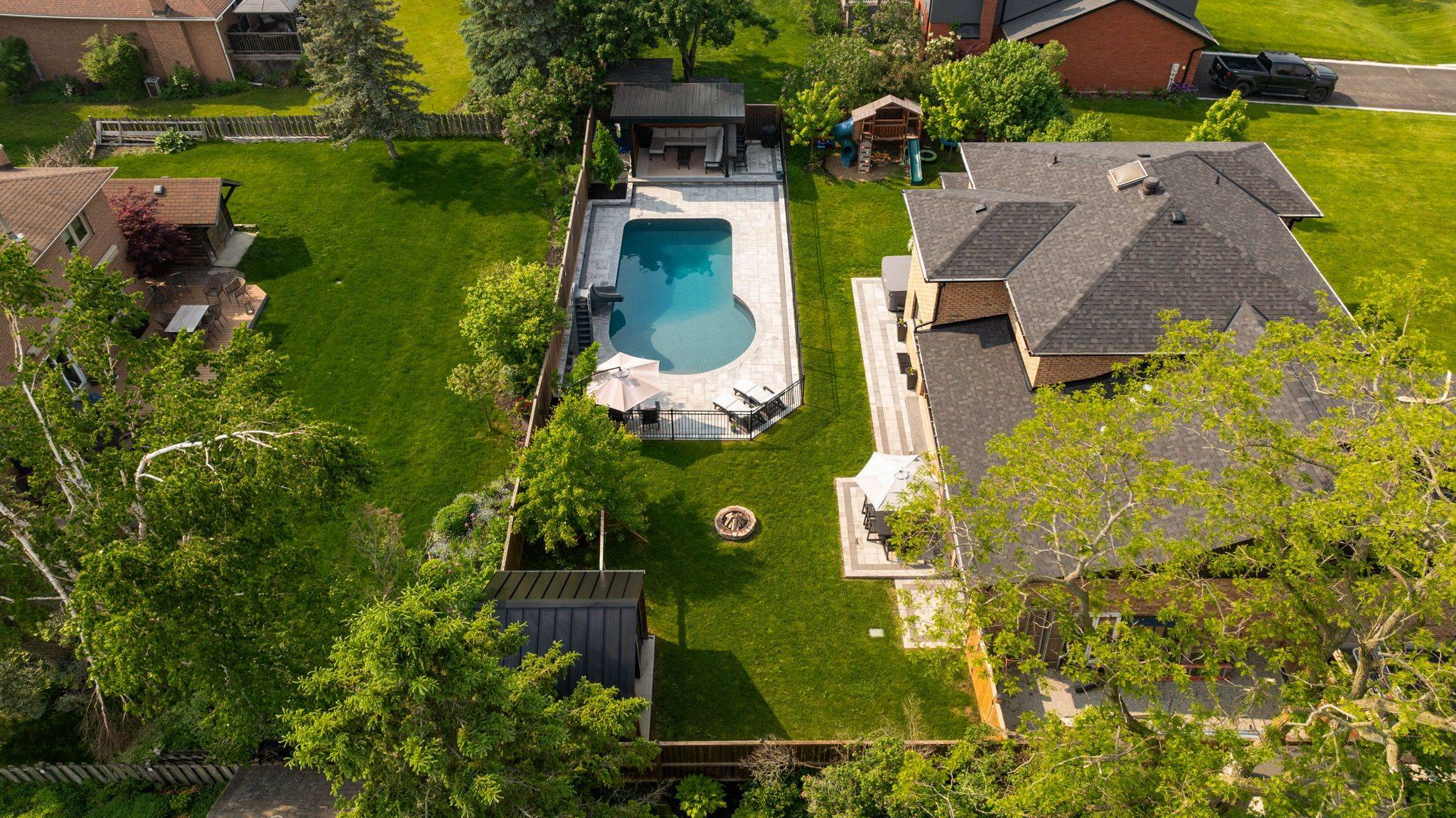Springwater, ON L0L 1X1,5 Lilac LN