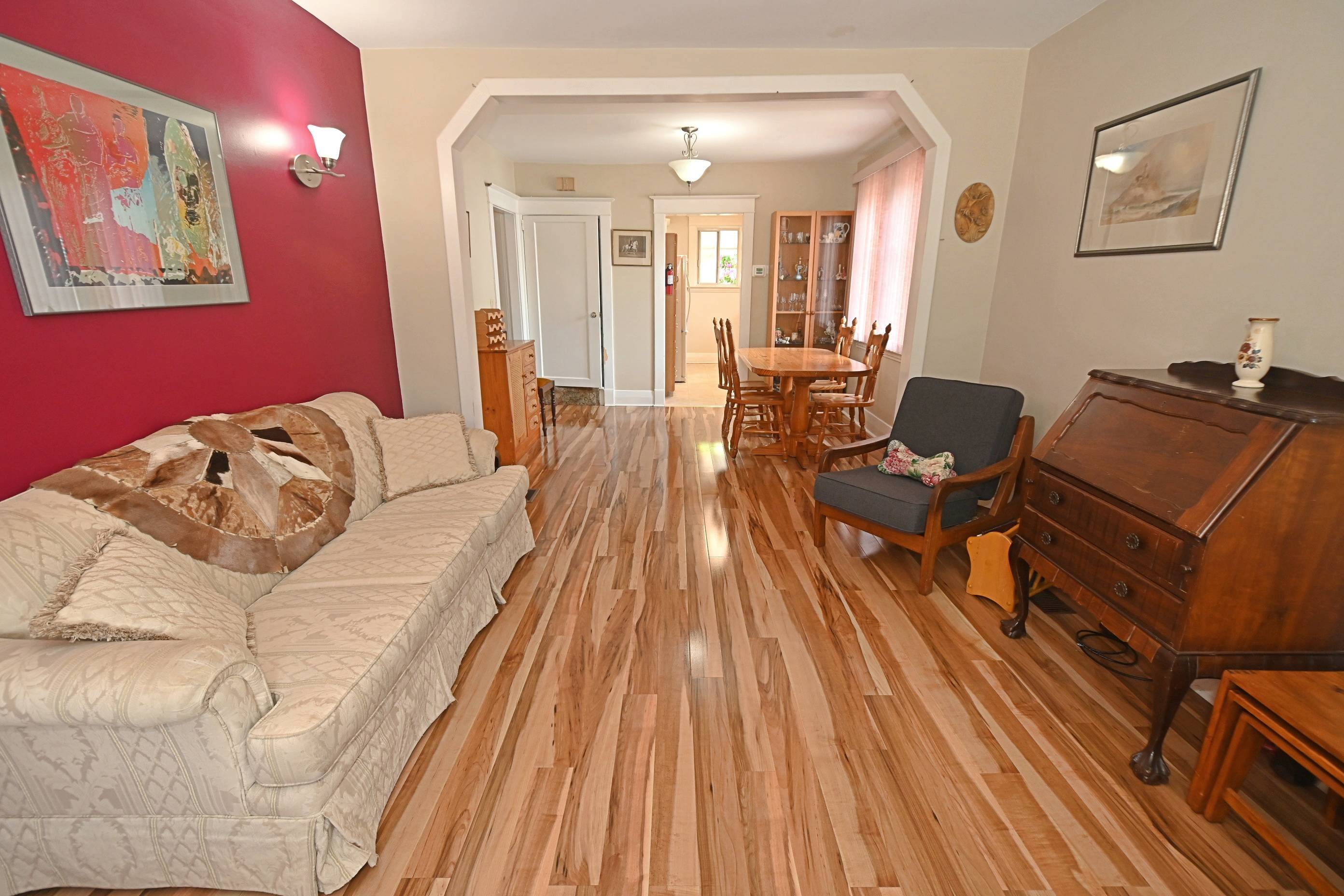 London East, ON N5Y 1T5,85 Boullee ST
