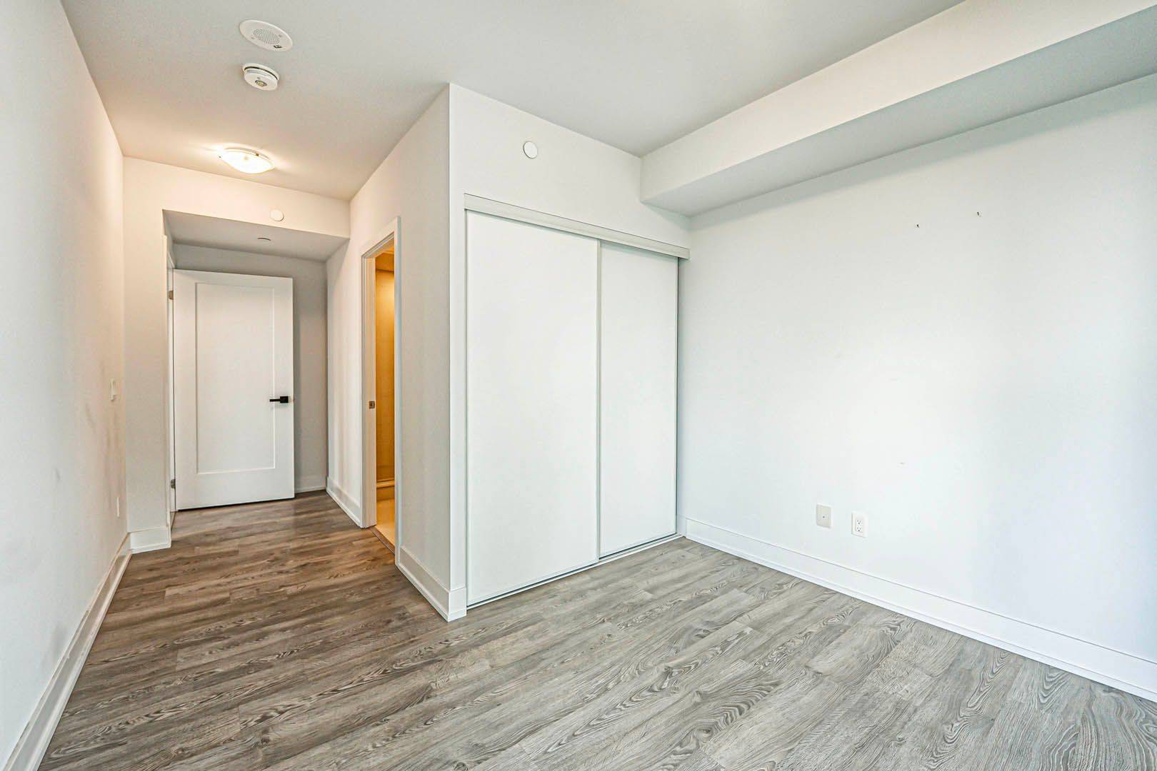 Oshawa, ON L1L 0R5,2550 SIMCOE ST #816