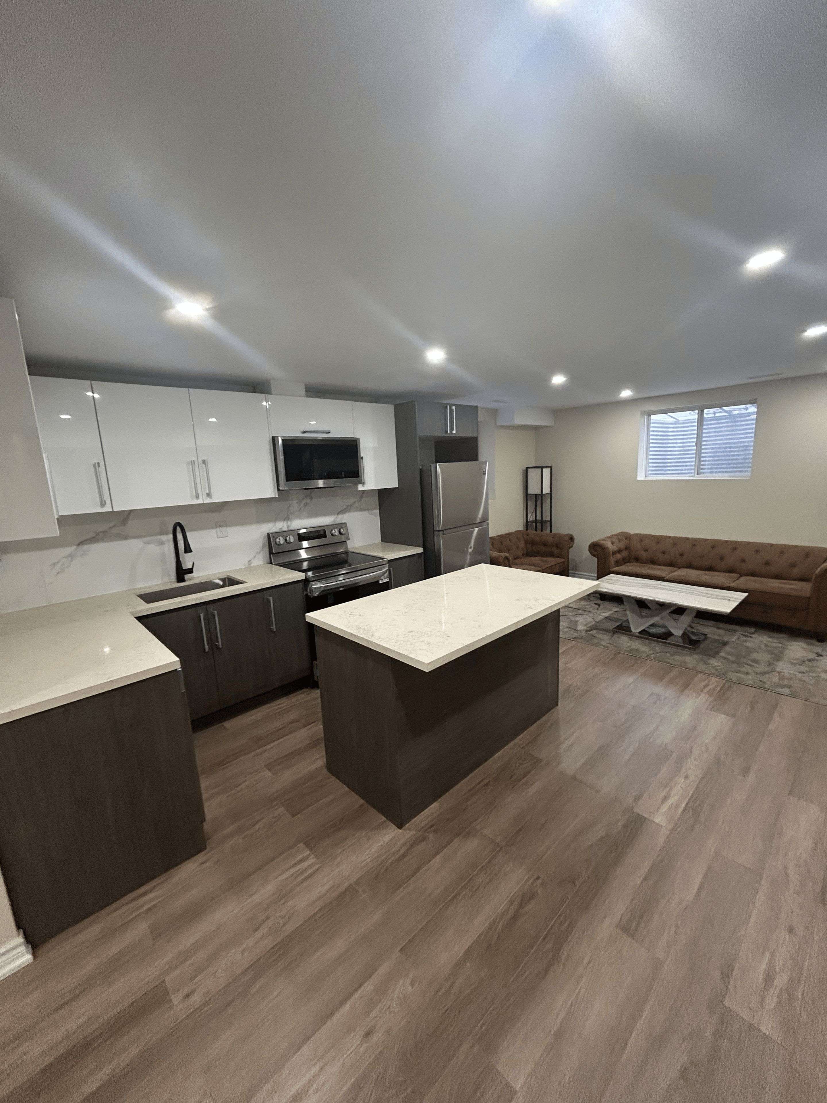 Whitby, ON L1P 0J7,47 MULGRAVE ST