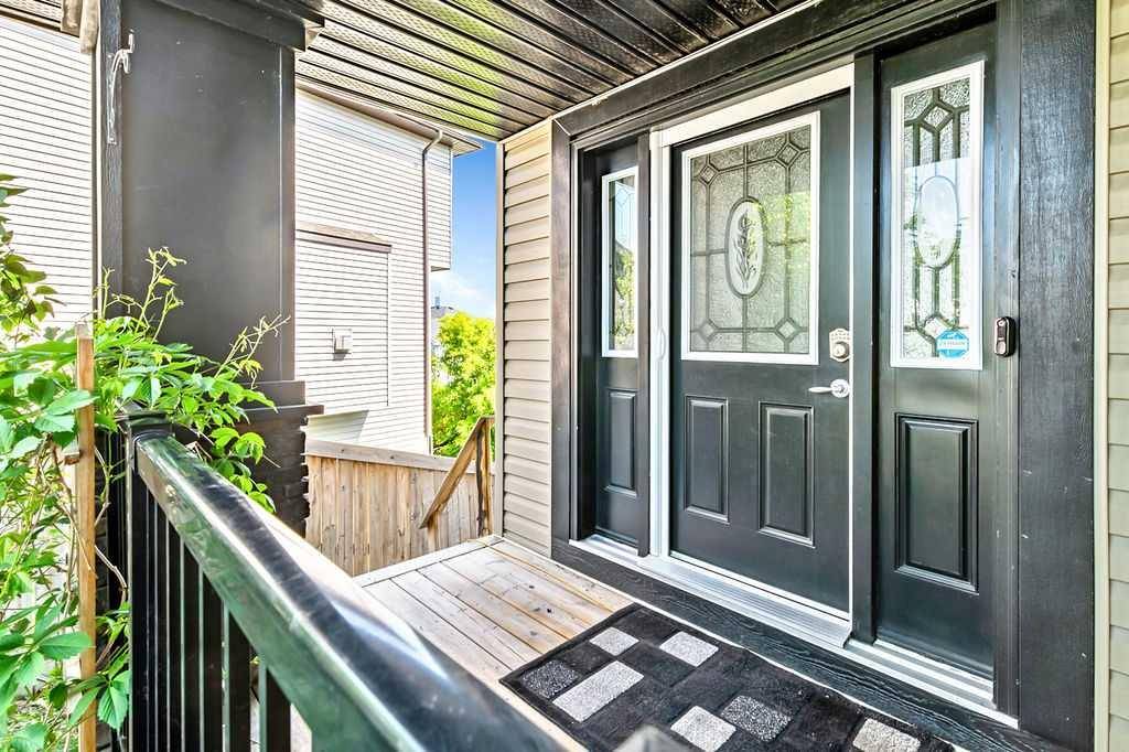 Okotoks, AB T1S 0B7,521 Westmount Close