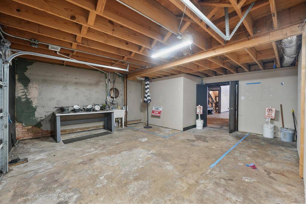 Farmersville, TX 75442,119 S Main Street