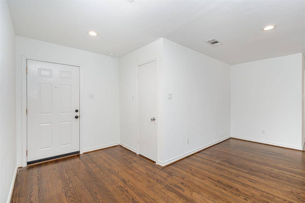 Dallas, TX 75214,6435 Ravendale Lane