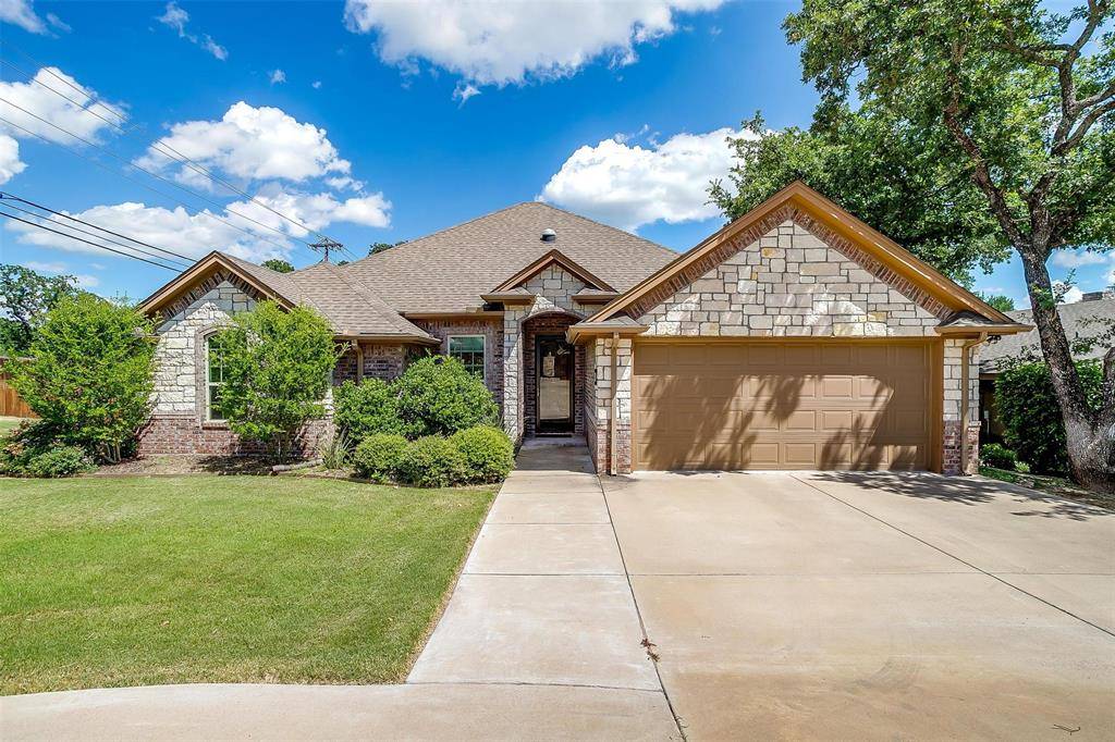 De Cordova, TX 76049,5310 Country Club Drive