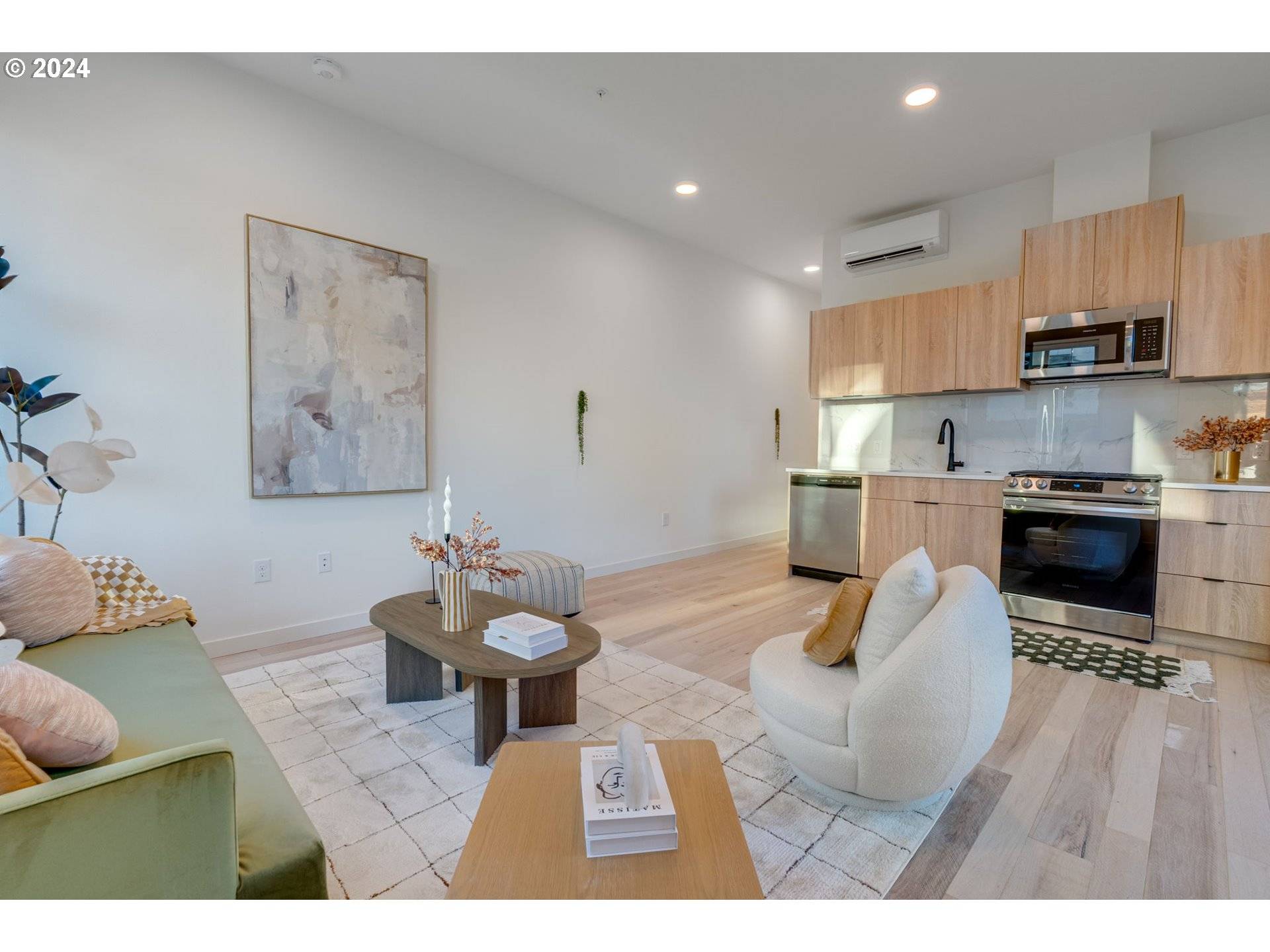 Portland, OR 97217,4329 N MISSISSIPPI AVE #8